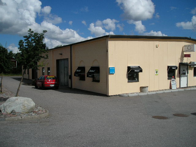 Nymålad fasad portsida